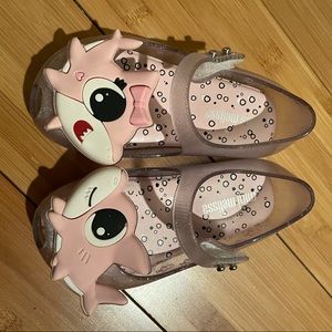 Mini Melissa Baby Shark size 7